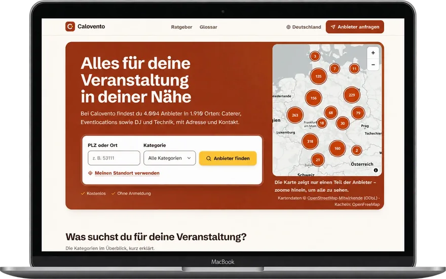 Event-Portal Calovento mit Karte und Suche nach Caterern, Eventlocations sowie DJ und Technik auf einem Laptop